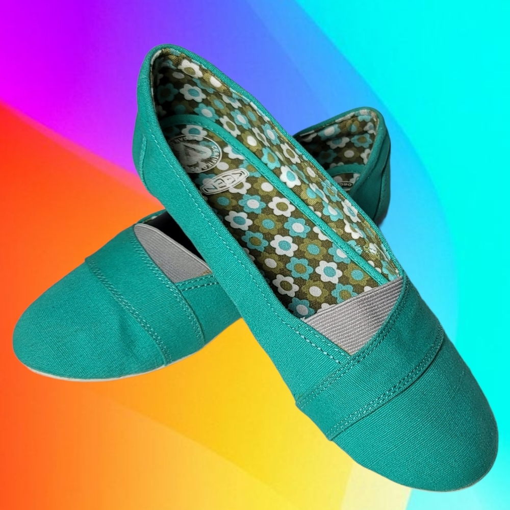 Keen slip ons